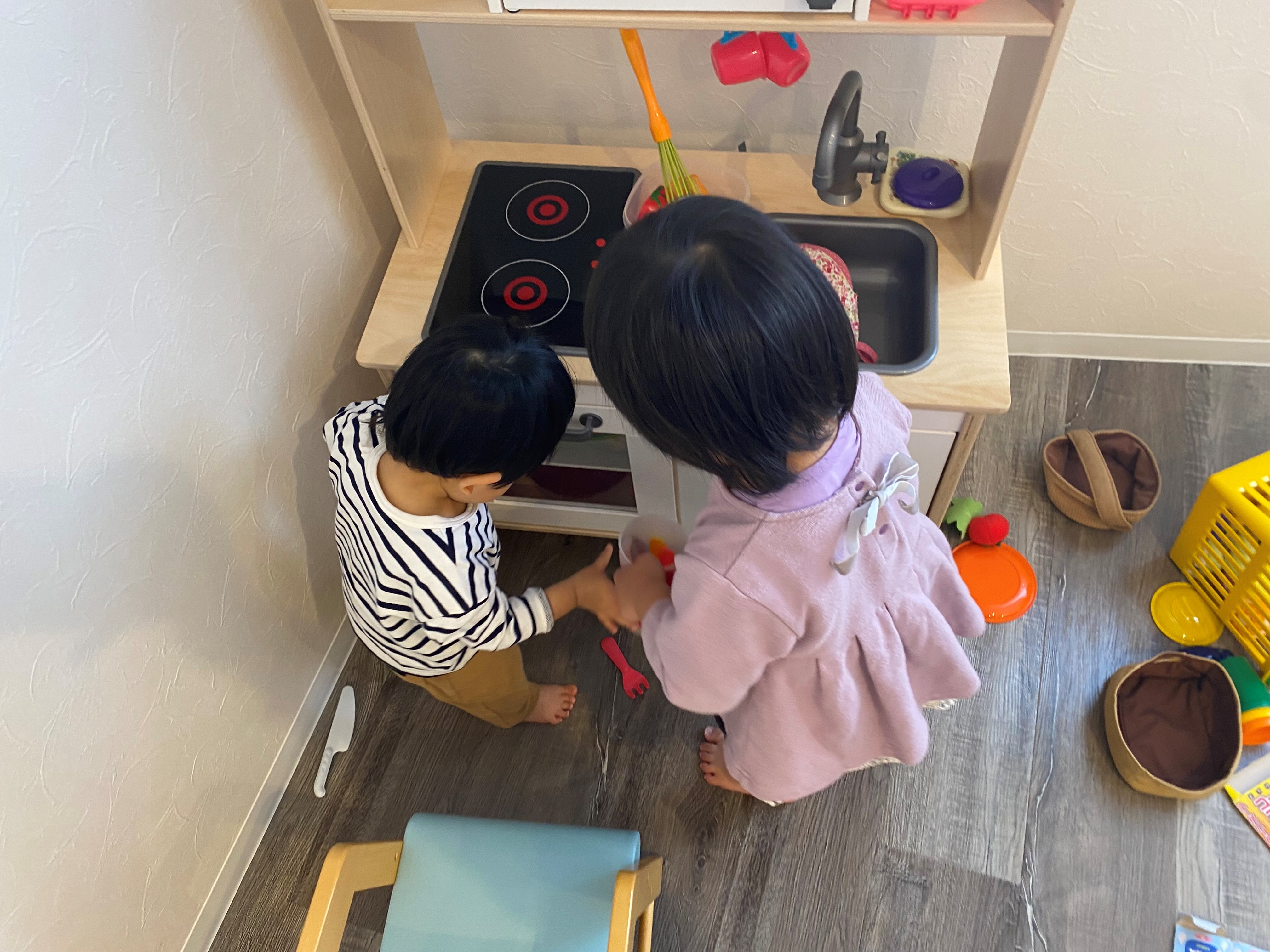 キッズルーム***兄；「すごいの作った！」 妹；「これ手洗うところ〜」｜函南町 美容室 美容院 Tali タリ 託児